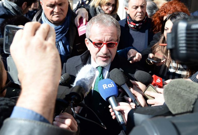 Maroni assolto per il viaggio a Tokyo: condannato per lavoro a ex collaboratrici