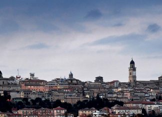 Macerata, la terra trema ancora e la paura non va più via