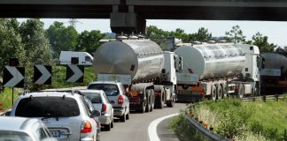 A13 in tilt dopo il volo da un cavalcavia di un uomo