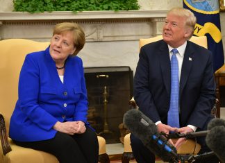 Nato, Merkel a Trump: Germania continuerà a essere partner affidabile