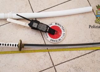 Ischia (Napoli), droga e arma nell’auto: nei guai 22enne