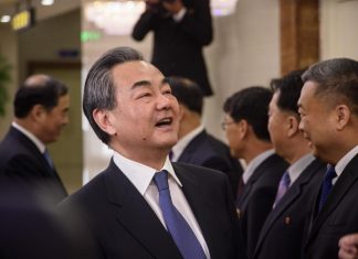 Huawei, Pechino: “Dagli Usa molestie economiche, combatteremo”