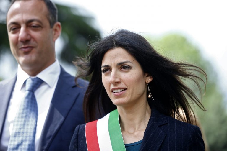 La Raggi ha ordinato la rimozione dei murales