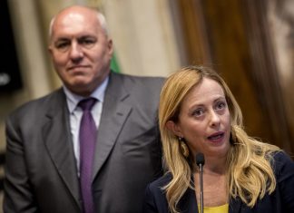 Governo, Crosetto: “Durigon doveva dimettersi prima, il suo problema è che non è di sinistra”