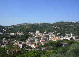 Casola di Napoli, maltrattamenti e violenza sessuale sulla moglie davanti ai figli: in manette