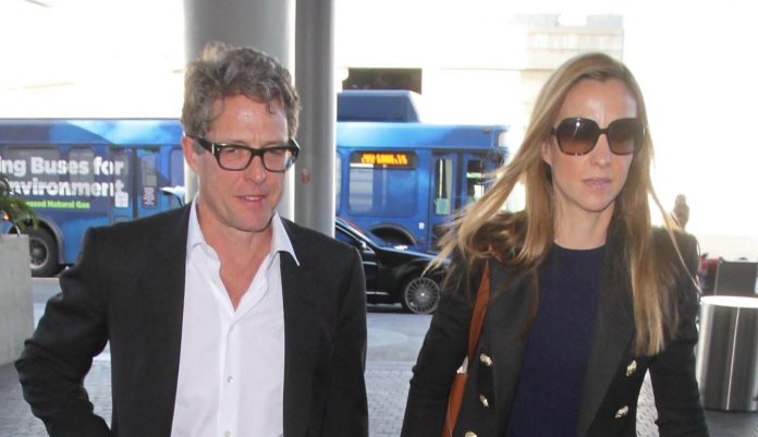 Hugh Grant con la compagna Anna Eberstein