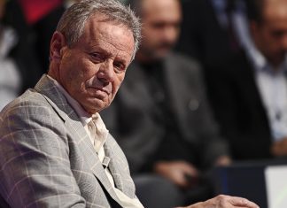 Calcio, furia Zamparini: Frosinone-Palermo diretta da amico della famiglia Stirpe