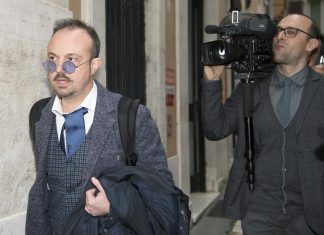 Sergio Puglia (M5s): “La maggioranza ha acceso un faro su Ischia”
