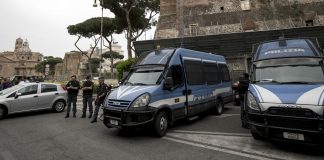 Tangenti, sei poliziotti in carcere