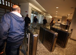 Telstra annuncia 8mila licenziamenti: in crisi la società australiana