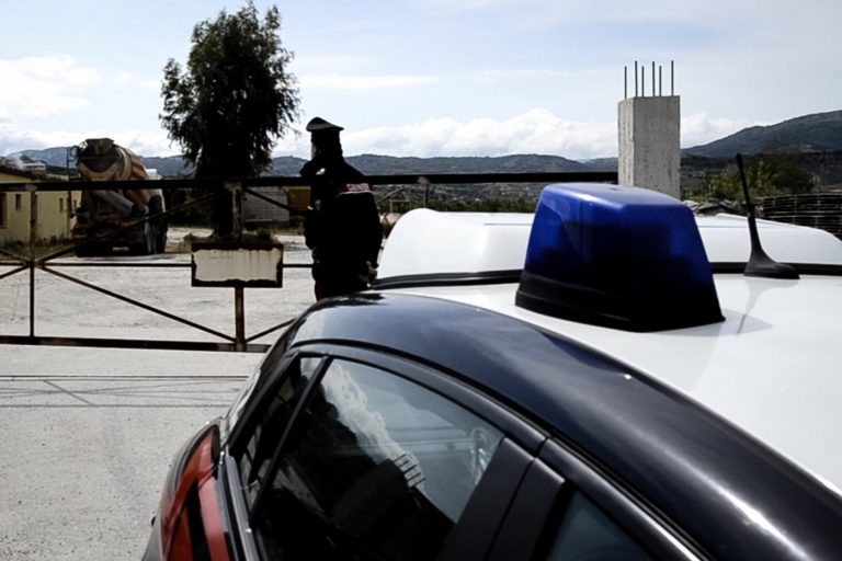 Roma, controlli dei carabinieri: una denuncia e due locali multati