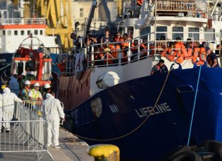 Migranti, capitano Lifeline atteso in tribunale lunedì a Malta