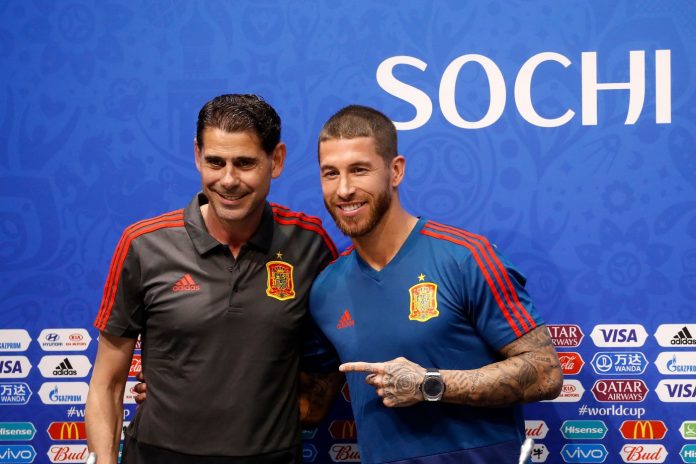 Il ct della Spagna Fernando Hierro e il capitano Sergio Ramos pronti per l'esordio ai Mondiali