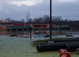 Missouri, almeno 11 morti in un naufragio nel lago: si cercano i dispersi