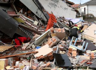 Cina, crolla un hotel a Suzhou: almeno 8 morti e 9 dispersi