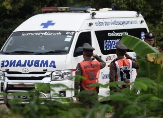 Thailandia, in salvo otto ragazzi: cinque ancora nella grotta