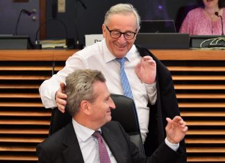 Ue, Presidente Juncker: alcol? Avevo sciatica, chiedo rispetto