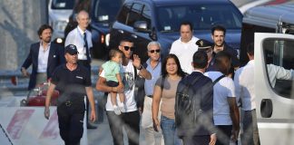 Cristiano Ronaldo arriva all'aeroporto di Caselle