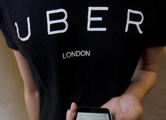 Uber cambia strategia in città: guarda a bici e scooter elettrici