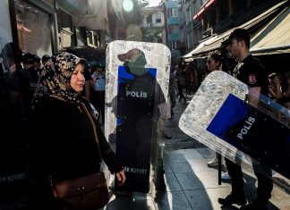 Turchia, italiano sequestrato lancia appello in video: Farnesina segue caso