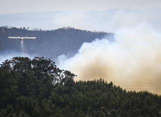 Portogallo, l’Algarve continua a bruciare: 32 i feriti