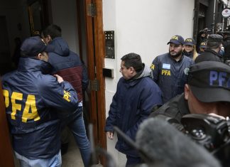 Argentina, al via le perquisizioni nelle residenze di Kirchner