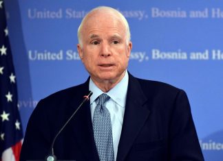 Usa, addio a John McCain: il repubblicano di ferro nemico di Trump