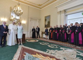 Pedofilia, Papa ha incontrato a Dublino alcune vittime di abusi