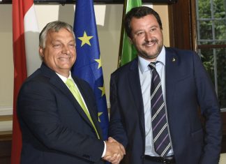 Migranti, Salvini: Macron apra confine a Ventimiglia, esempio per Visegrad