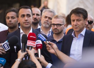I grillini aprono le porte ai Benetton: Atlantia verso l’affare Alitalia e le concessioni autostradali sono salve Luigi Di Maio e Giuseppe Conte Foto Marco Alpozzi - LaPresse