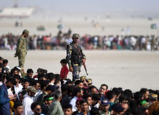 Pakistan, nuovo presidente Alvi giura: tra i fondatori partito al potere