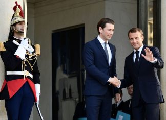 Migranti, Kurz da Macron prima di vertice Ue: nel blocco troppe tensioni