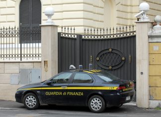 Caserta, contrabbando sigarette: 10 arresti e 5 tonnellate sequestrate