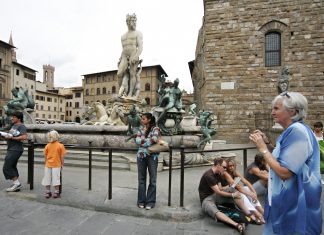 Firenze, da domani entra in servizio il nuovo mezzo della scientifica