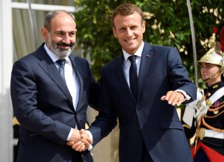 Armenia, il premier Pachinian annuncia le dimissioni in tv