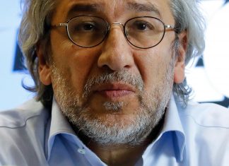 Turchia, sparò al giornalista d’opposizione Dündar: 10 mesi di carcere