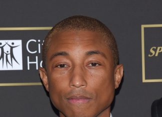 Pharrell Williams vieta a Trump di usare ‘Happy’: “Nulla di felice nella strage di Pittsburgh”