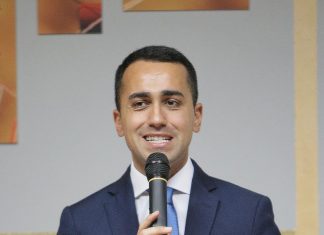 Tap, Di Maio: “Si rischiano penali da 20 miliardi”. Rabbia in Puglia