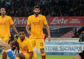 Mertens-gol, l’urlo del San Paolo blocca la Roma: la lotta scudetto continua