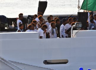 Migranti, ripartita da Palermo la nave Mare Jonio-Mediterranea