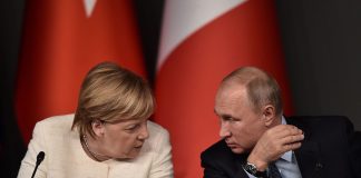 Putin telefona alla Merkel