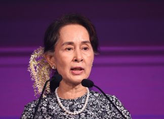 Birmania, Amnesty revoca il premio di ‘ambasciatrice della coscienza’ a Suu Kyi