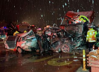 Tir finisce su una coda di auto: 14 morti in Cina