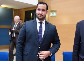 Francia, Benalla: “Contatti con Macron anche dopo il licenziamento”