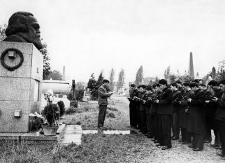 Karl Marx sbanca all’asta: migliaia euro per lettere sul ‘Capitale’