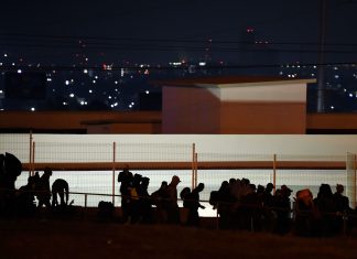 Usa: controlli medici su tutti i bimbi migranti in custodia