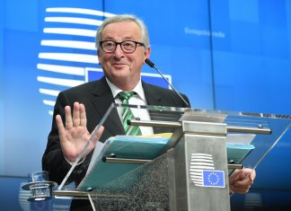 Brexit, Juncker: “Londra si rimetta in sesto e decida che cosa vuole”