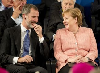 Trattato Germania-Francia: Merkel e Macron contestati ad Aquisgrana