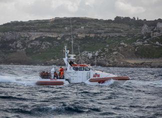 Migranti, Alarm Phone: “Malta conferma che andrà verso barcone”