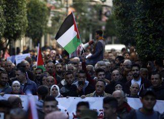 Carabinieri scambiati per israeliani e accerchiati da Hamas. Dopo ore i miliziani smantellano l’assedio